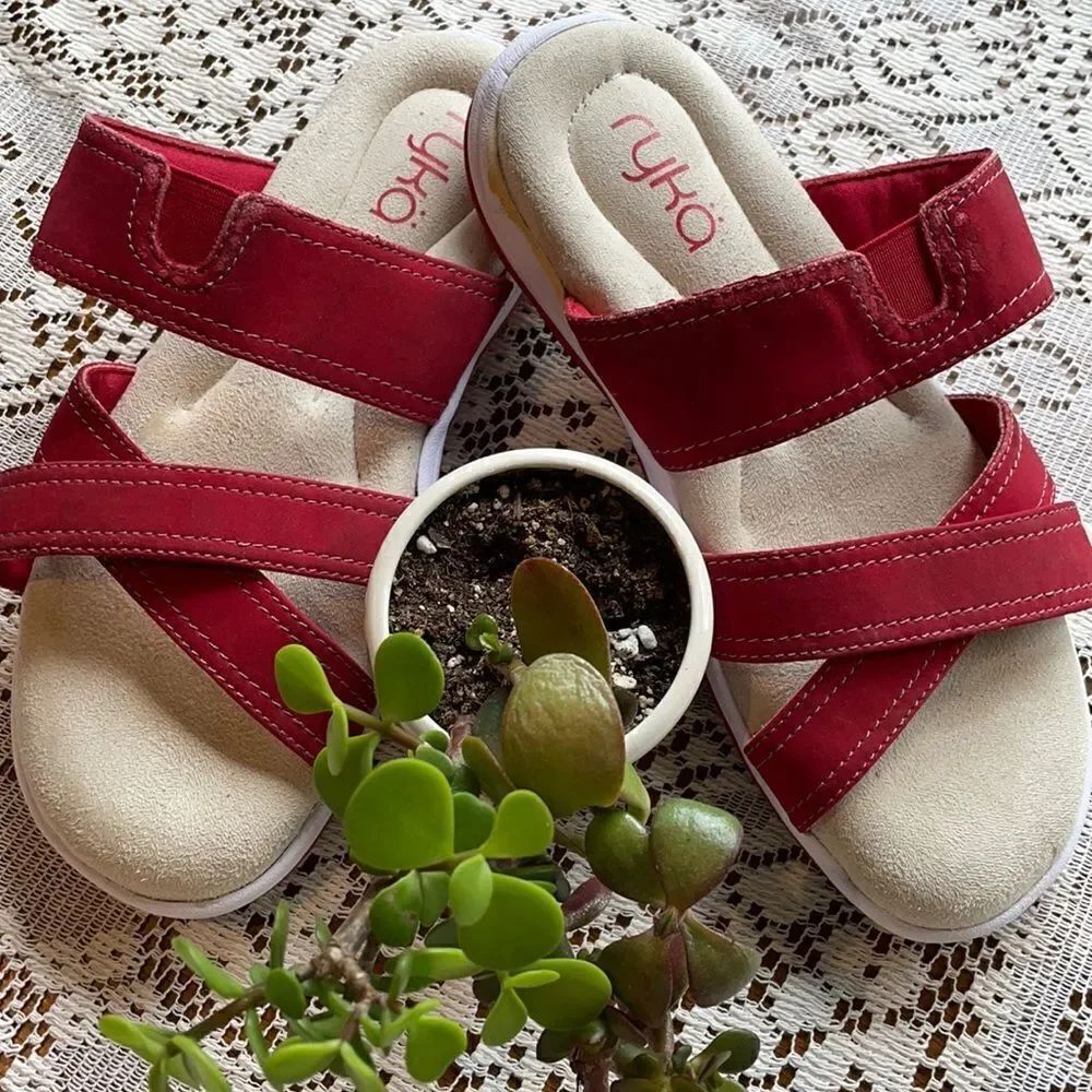 RYKA woman’s (6.5) cushion Sandals